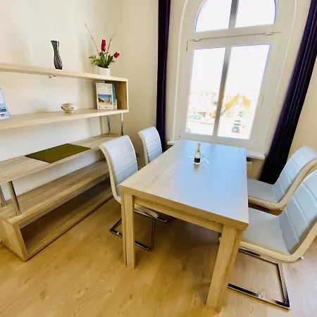 Apartment Mond, Am Warnemuender Kirchenplatz *